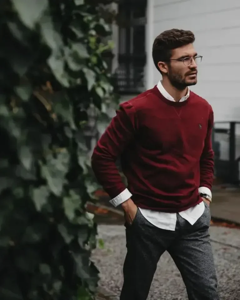 Sweatshirt, White Shirt, dan Grey Trousers: Kombinasi Gaya Kasual yang Modern dan Stylish