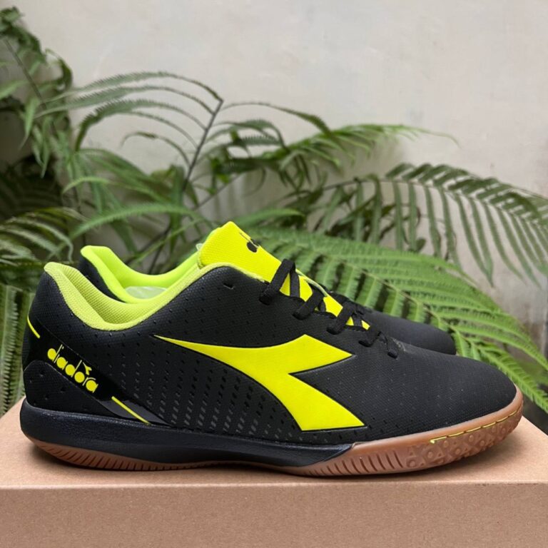 Diadora Pichichi 5: Sepatu Bola Andal untuk Performa Maksimal di Lapangan