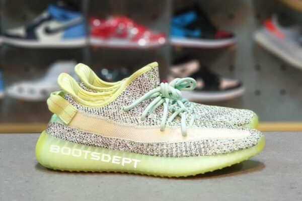 Sneaker Terbaru: Yeezy Boost 350 V2 ‘Yeezreel reflective’