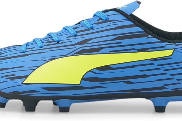 Sepatu Sepak Bola Pria Rapido III TT: Desain dan Kualitas Terbaik