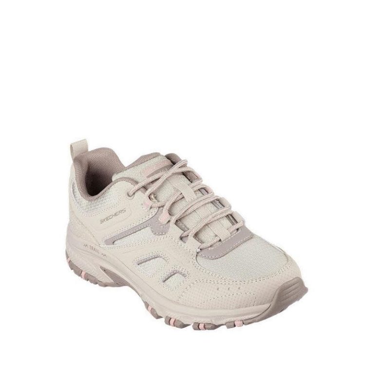 Review Sepatu Skechers Hillcrest Wanita: Kenyamanan dan Gaya